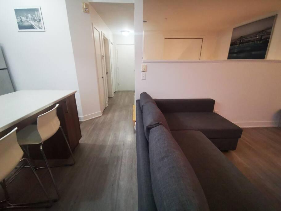 Lovely Studio In Longueuil, Near Downtown Montreal Exterior foto